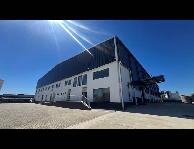 2,500M² WAREHOUSE TO LET IN SPARTAN